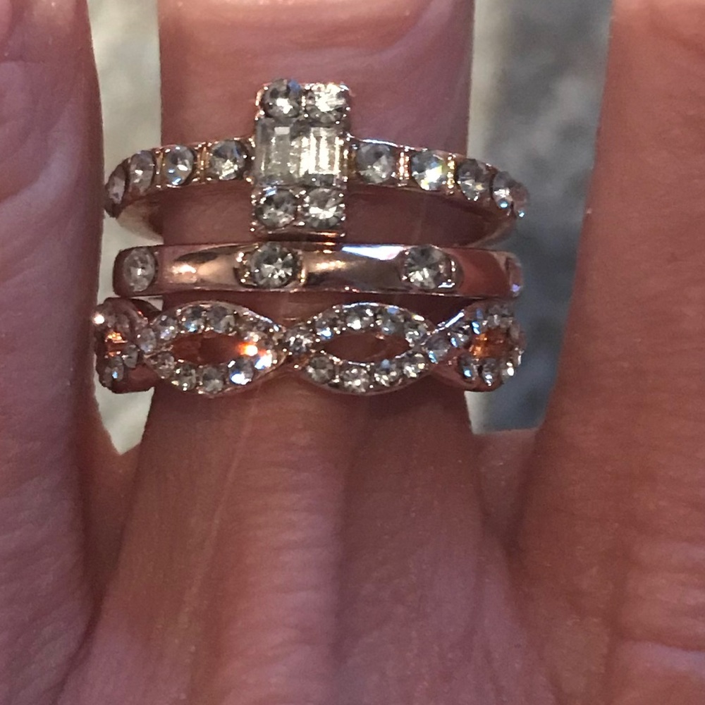 Last! NWT 3 Pc rose gold Ring Set💫5 star rated💫 - Picture 3 of 5